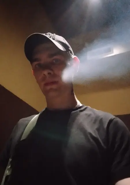 Славик из Хмельницкого, ищу на сайте знакомства без обязательств