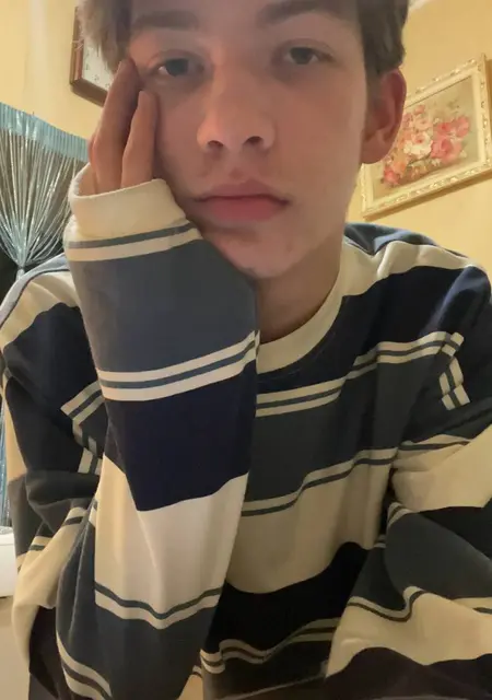 Я Дима, 22 років з Макіївки, шукаю знайомство для дружби