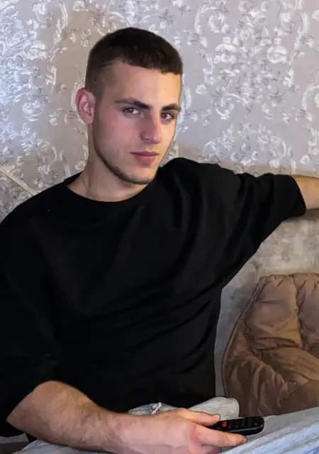 Ярослав из Чернигова, мне 27, познакомлюсь для приятного времяпровождения