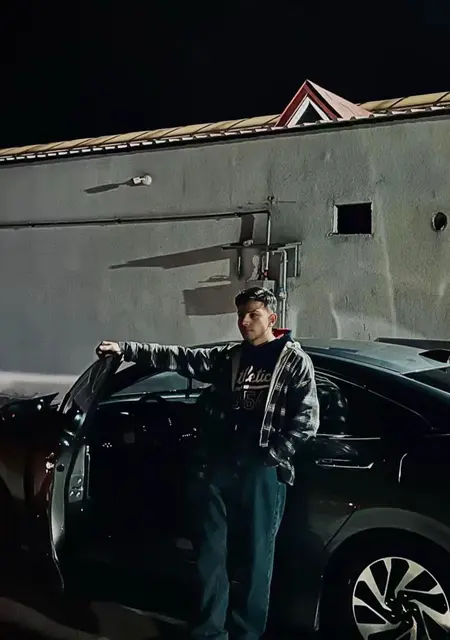 Я Yusuf Ihsan, 25, из Самсуна, ищу знакомства на одну ночь