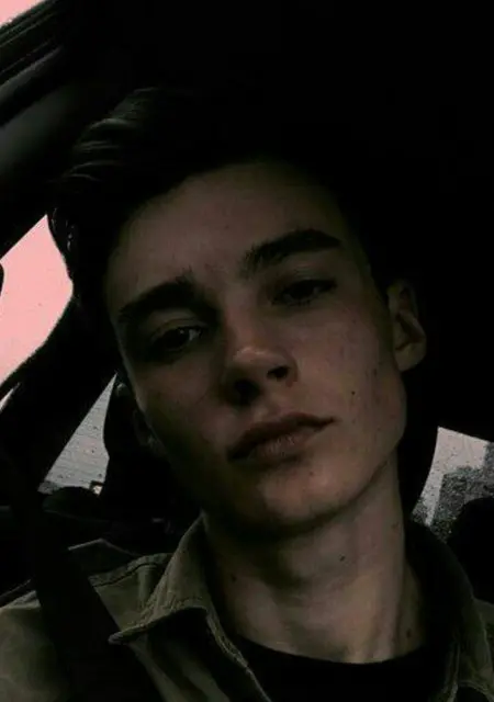 Илья из Милана, мне 20, познакомлюсь для вирта