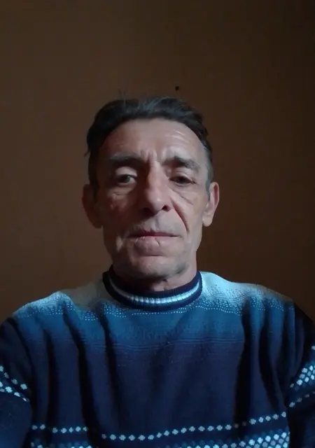 Я Александр, 71 років з Кривого Рогу, шукаю знайомства без зобов'язань