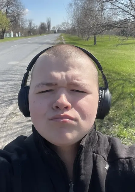 Я Саша, 18, знакомлюсь без обязательств в Градижске