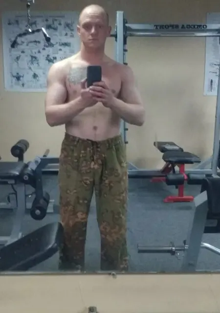 Дмитрий из Луганска, ищу на сайте знакомства без обязательств