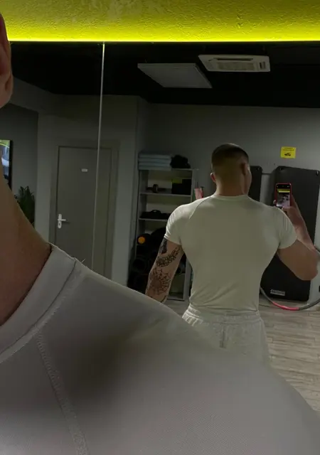 Влад из Минска, ищу на сайте знакомства без обязательств