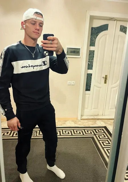 Стьопа з Городенки, шукаю на сайті знайомства на одну ніч