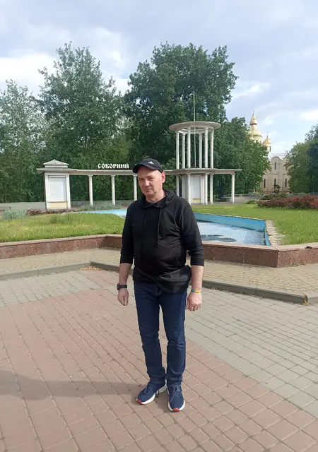 Андрей из Смелы, мне 51, познакомлюсь на одну ночь