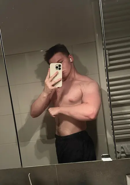 Ignat из Гифхорн, мне 18, познакомлюсь без обязательств