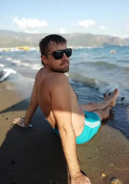 Я Ваня, 38, из Павлограда, ищу знакомства на одну ночь