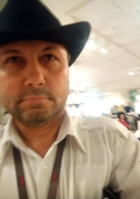 Valy из Бухареста, мне 41, познакомлюсь