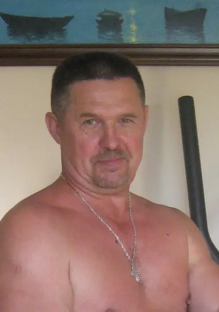 George из Минска, ищу на сайте знакомства на одну ночь