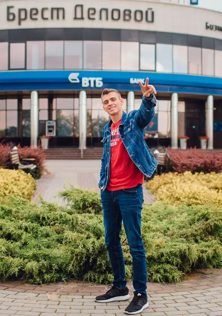 Никита из Пинска, мне 33, познакомлюсь для общения