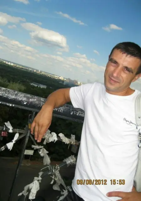 Тоха з Тиврів, мені 42 років, познайомлюсь для вірт