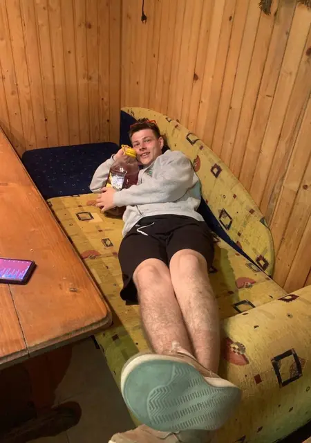 Руслан з Чернівців, мені 19 років, познайомлюсь для постійних стосунків