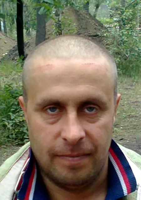 Саня з Алчевська, мені 48 років, познайомлюсь на одну ніч