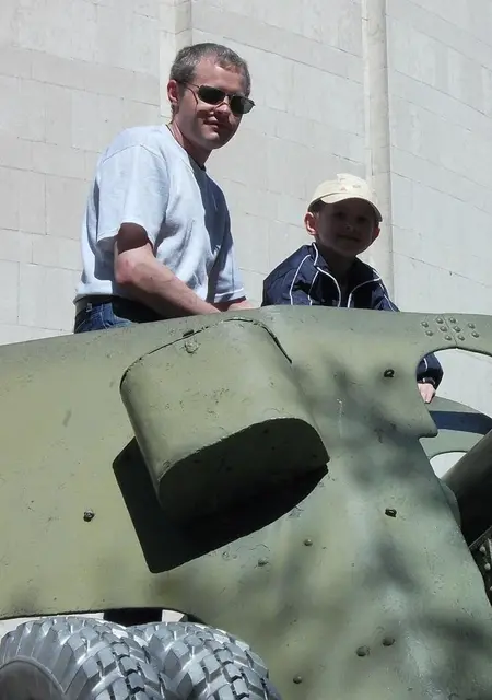 Виктор з Синельникове, мені 43 років, познайомлюсь на одну ніч