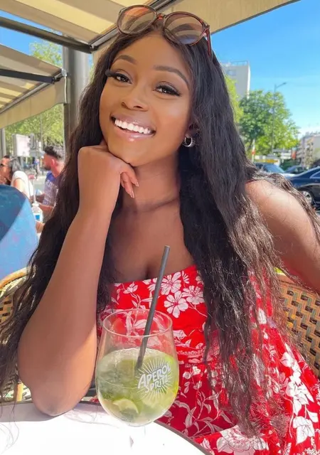 Michelle из Цюриха, мне 37, познакомлюсь для постоянных отношений