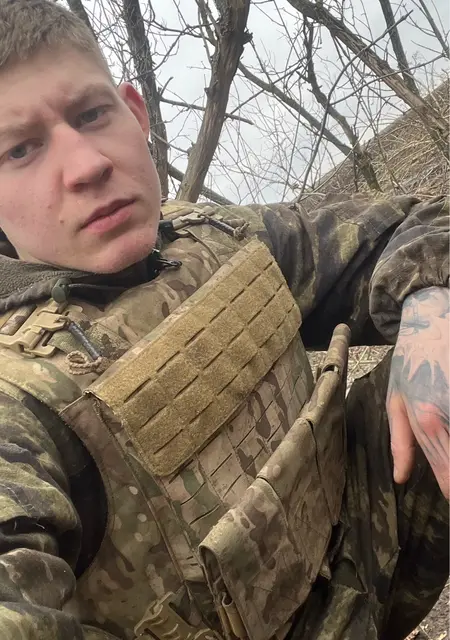 Я Владимир, 21 років, знайомлюсь для постійних стосунків у Маріуполі