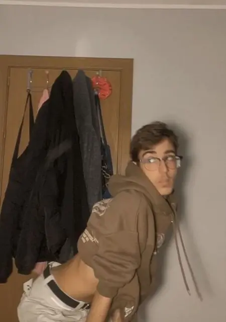 Я Victor, 18, из Мадрида, ищу знакомство