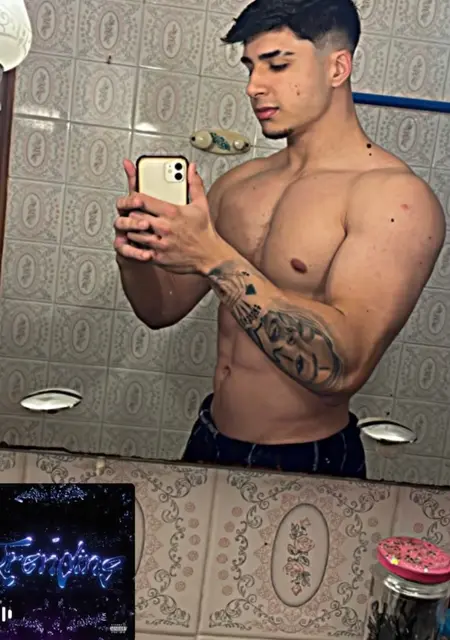 Soy Awrr, 25 años, conociéndome para lío de una noche en Málaga