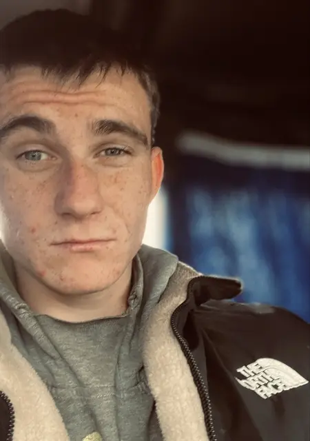 Я Masim, 21, из Гомеля, ищу знакомство для постоянных отношений