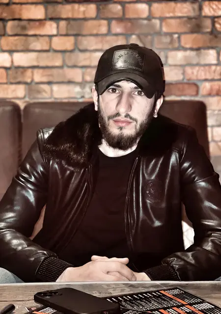 Я Эльвин, 26, знакомлюсь для приятного времяпровождения в Одессе