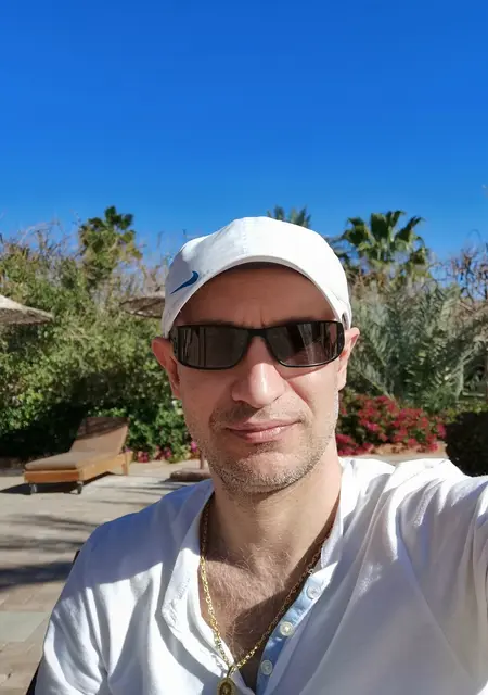 Виталий из Одессы, мне 49, познакомлюсь для приятного времяпровождения