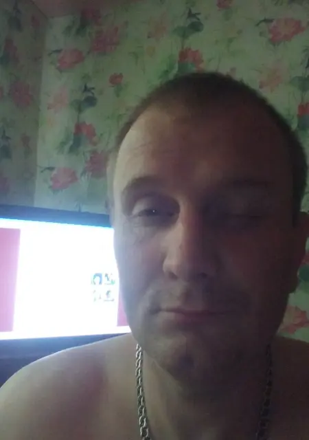 Я Александр, 48 років з Шостки, шукаю знайомства без зобов'язань