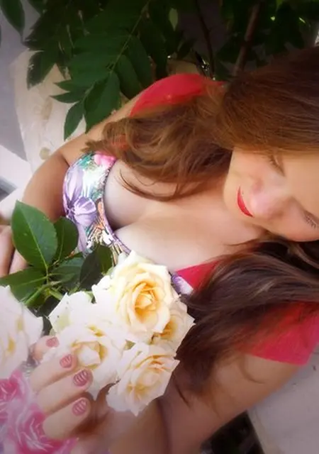 Я Руслана, 29 років з Зіньків, шукаю знайомства без зобов'язань