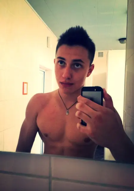 Я Тёма, 31 років, знайомлюсь без зобов'язань у Бердянську