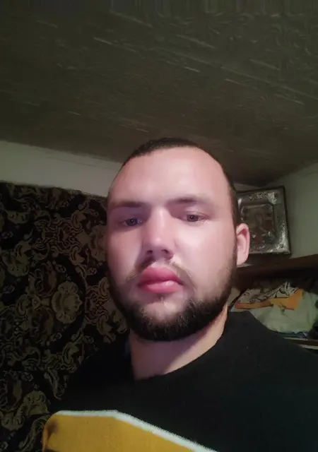 Я Андрей, 28 років, знайомлюсь для постійних стосунків у Novohrad-Volynskyi