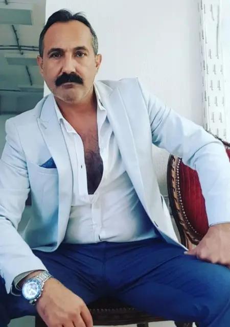 Bora из Стамбула, мне 41, познакомлюсь