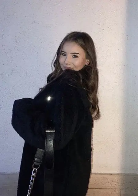 Я Lena, 19, знакомлюсь в Берлине