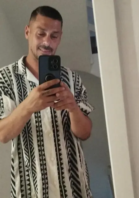 Victor Afan de Terrassa, tengo 40 años, listo para conocer para lío de una noche