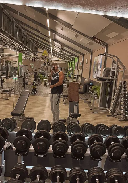 Tomo из Лойткирх-им-Алльгой, мне 23, познакомлюсь на одну ночь