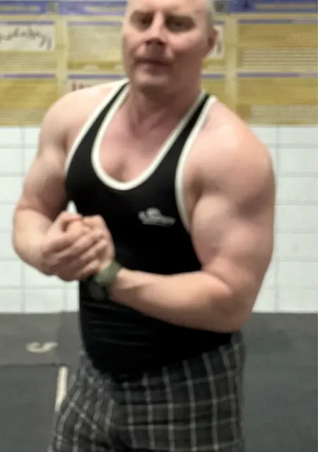 Андрей з Маріуполя, мені 44 років, познайомлюсь на одну ніч