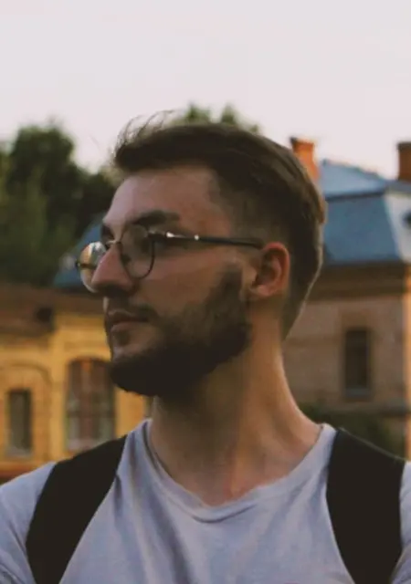 Влад из Минска, мне 23, познакомлюсь для приятного времяпровождения