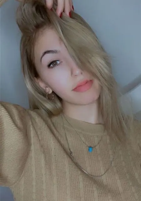 Я Alicee, 22, знакомлюсь в Стамбуле