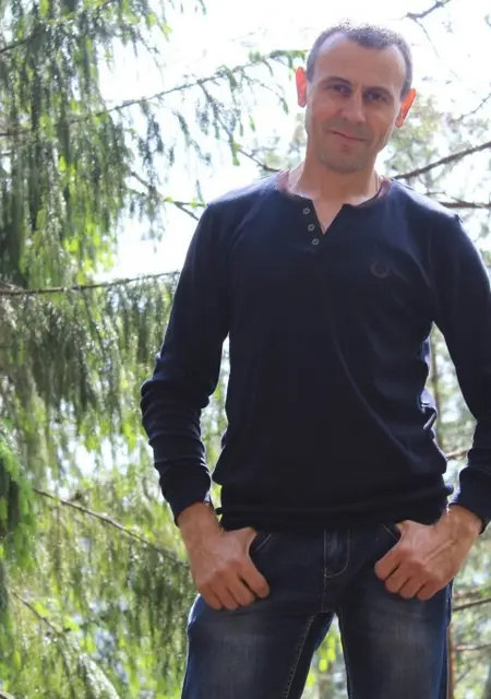 Дима з Чернівців, мені 47 років, познайомлюсь на одну ніч