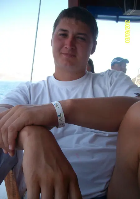 Саша из Пинска, мне 47, познакомлюсь для постоянных отношений