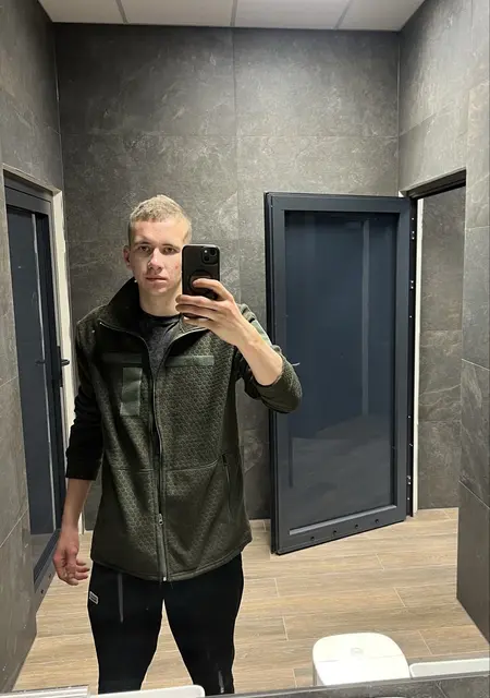 Я Vlad, 18, знакомлюсь для вирта в Варшаве