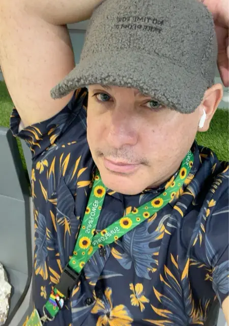 Soy Juancartoledo, 40 años de Madrid, busco conocer gente para relación sin ataduras