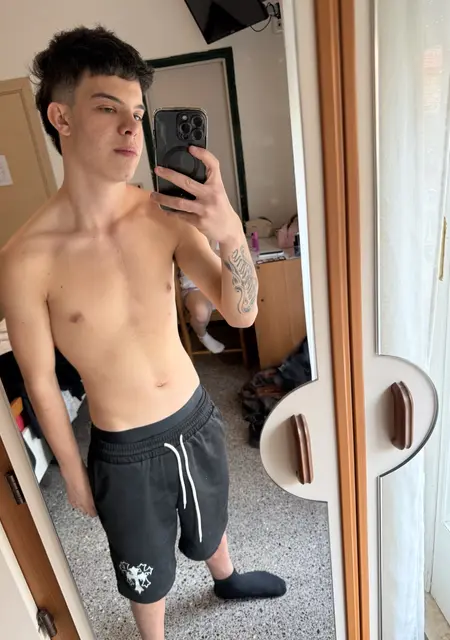 Chri из Прато, мне 18, познакомлюсь для приятного времяпровождения