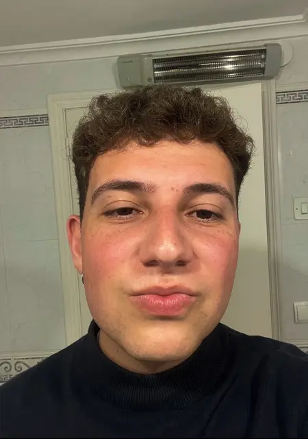 Maroope de Valladolid, tengo 22 años, listo para conocer para lío de una noche