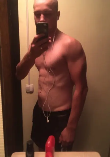 Я Николай, 31, из Одессы, ищу знакомства на одну ночь