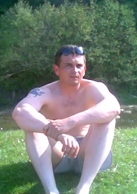 Я Дмитрий, 40, знакомлюсь без обязательств в Речице