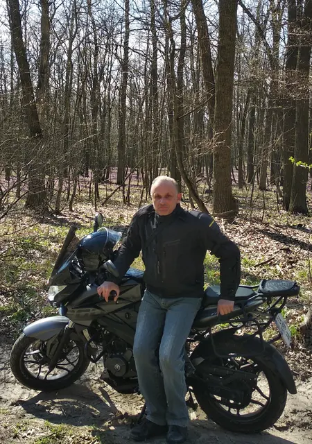 Я Геннадий, 53 років з Черкас, шукаю знайомство для спілкування