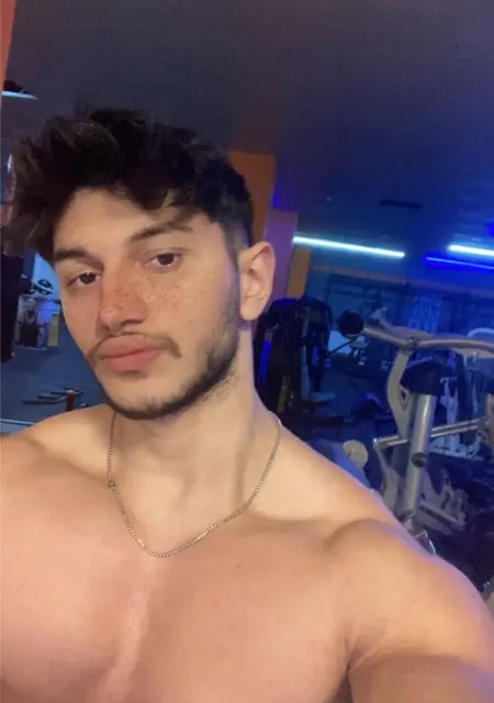 Mert из Бурсы, ищу на сайте открытые отношения