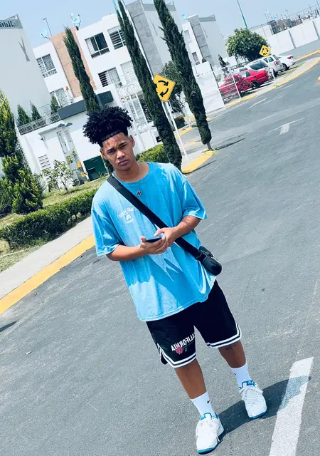 Alejo из Тультитлан, мне 23, познакомлюсь для открытые отношения