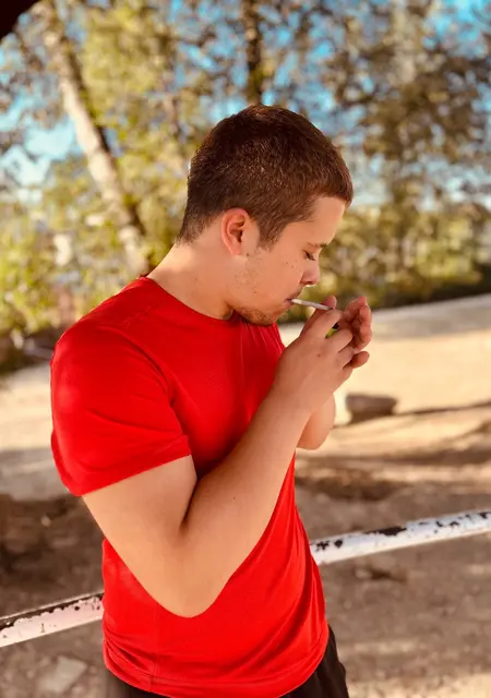 Soy Leif, 21 años de Manresa, busco conocer gente para hacer nuevos amigos